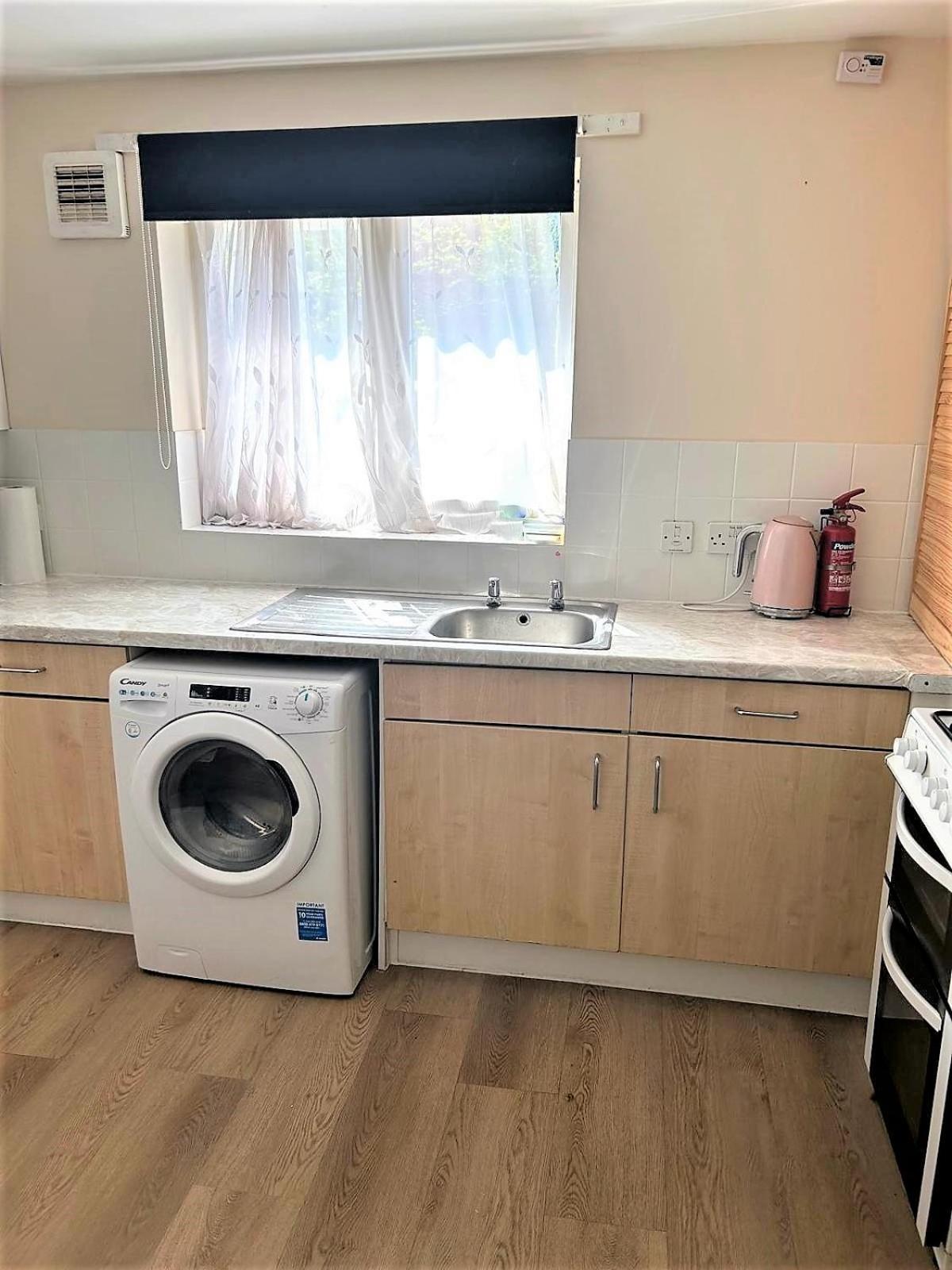London Zone 2 Lovely 4 Bedroom Apartment - 3 Trowbridge Road Exterior photo
